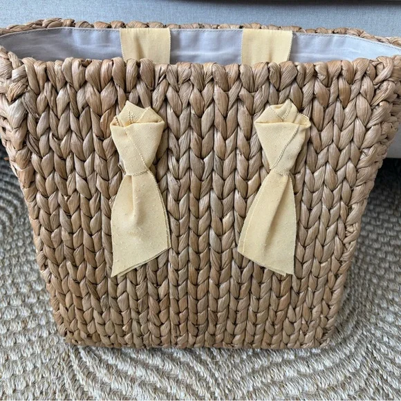 Pamela Munson Isla Bahia - Picture 3 of 6